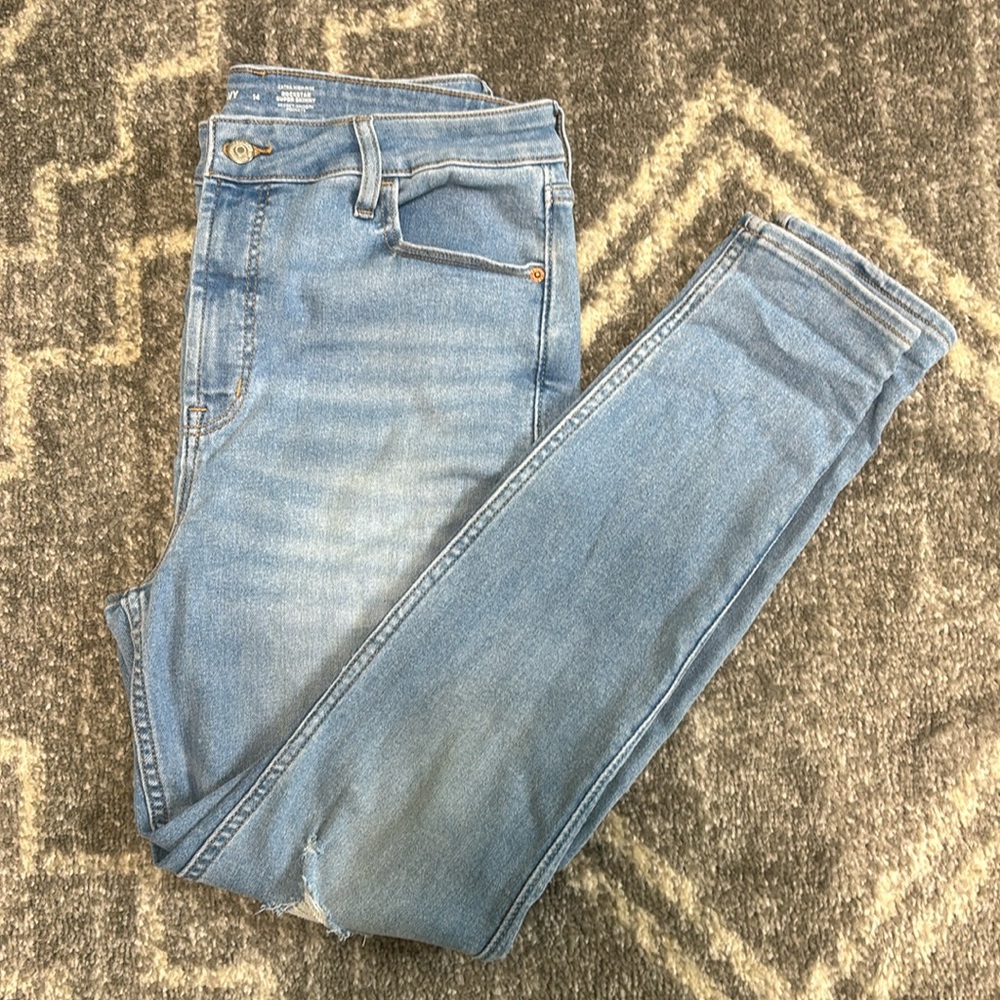Old Navy extra high rise rockstar super skinny jeans